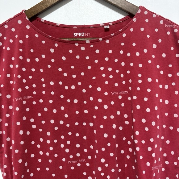 Uniqlo TShirt Womens XS Pink Polka Dot Yayoi Kusama MoMA SPRZ NY - Picture 2 of 10